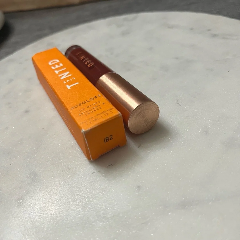 New NWT Live Tinted‎ HUEGLOSS High-Shine Lip Gloss BRAVE Makeup Lipstick 4.2ml